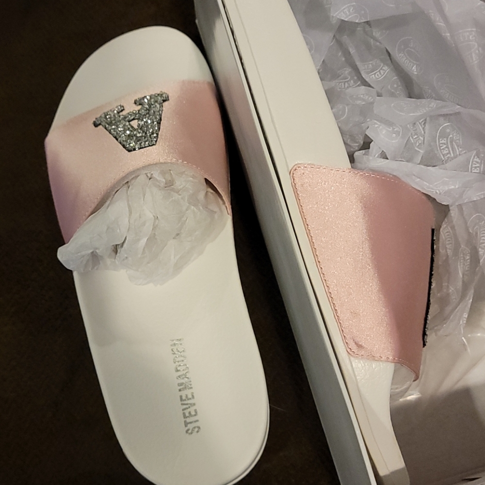 Sandals - Picture 2 of 6